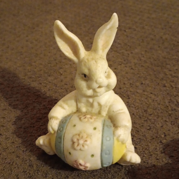 Bisque porcelain easter bunnies set of 3 - Picture 3 of 4